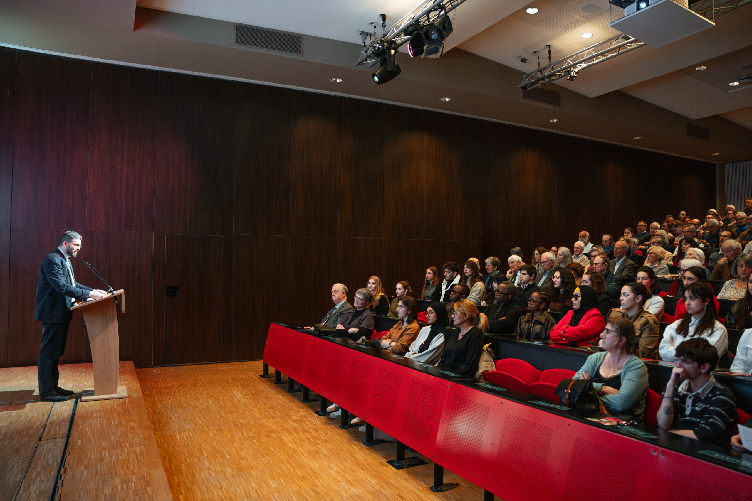 Remise des bourses UCLy 2026 – ambiance soirée