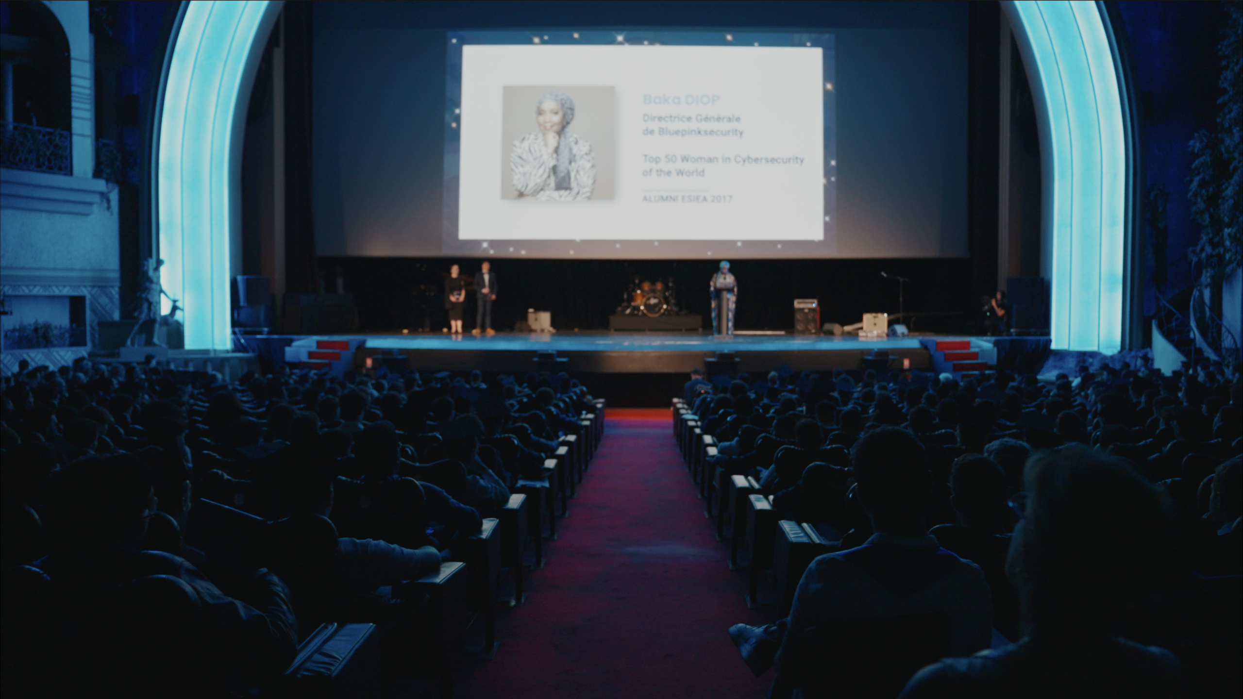 Salle du Grand Rex pendant la cérémonie de remise des diplômes de l'ESIEA